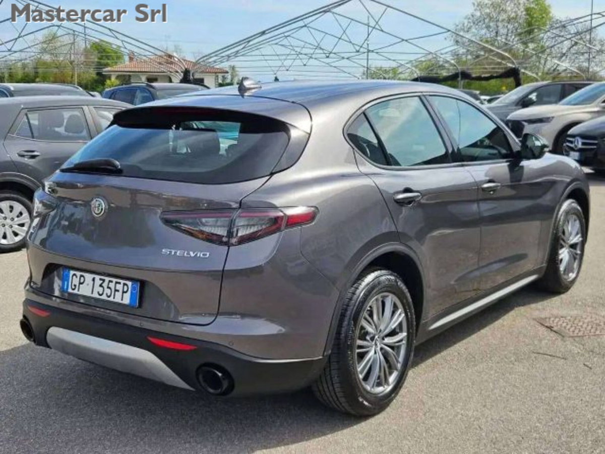 Alfa Romeo Stelvio 2.2 t Intensa Q4 210cv auto (5)