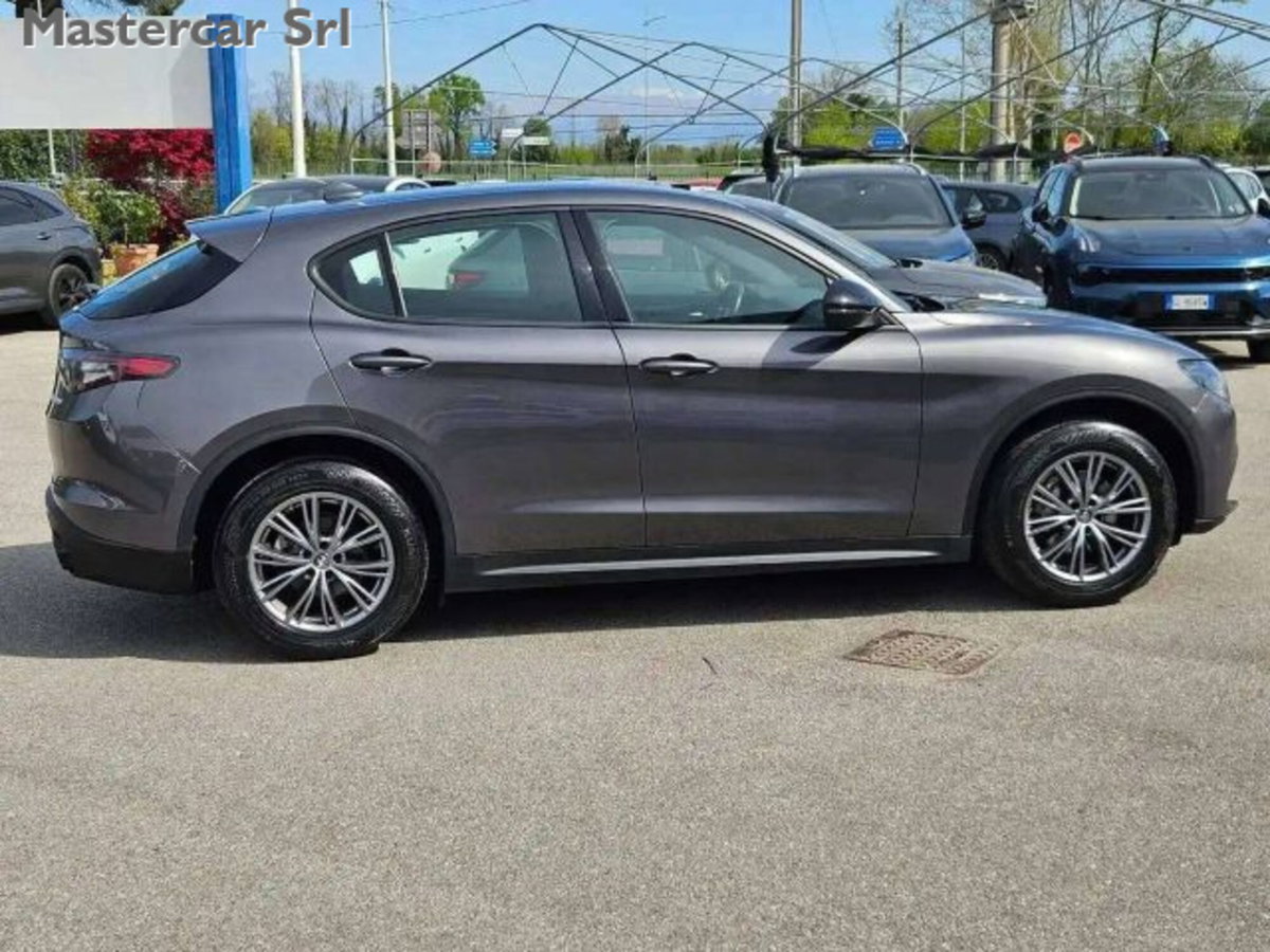 Alfa Romeo Stelvio 2.2 t Intensa Q4 210cv auto (6)