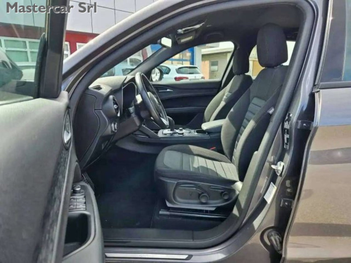 Alfa Romeo Stelvio 2.2 t Intensa Q4 210cv auto (9)