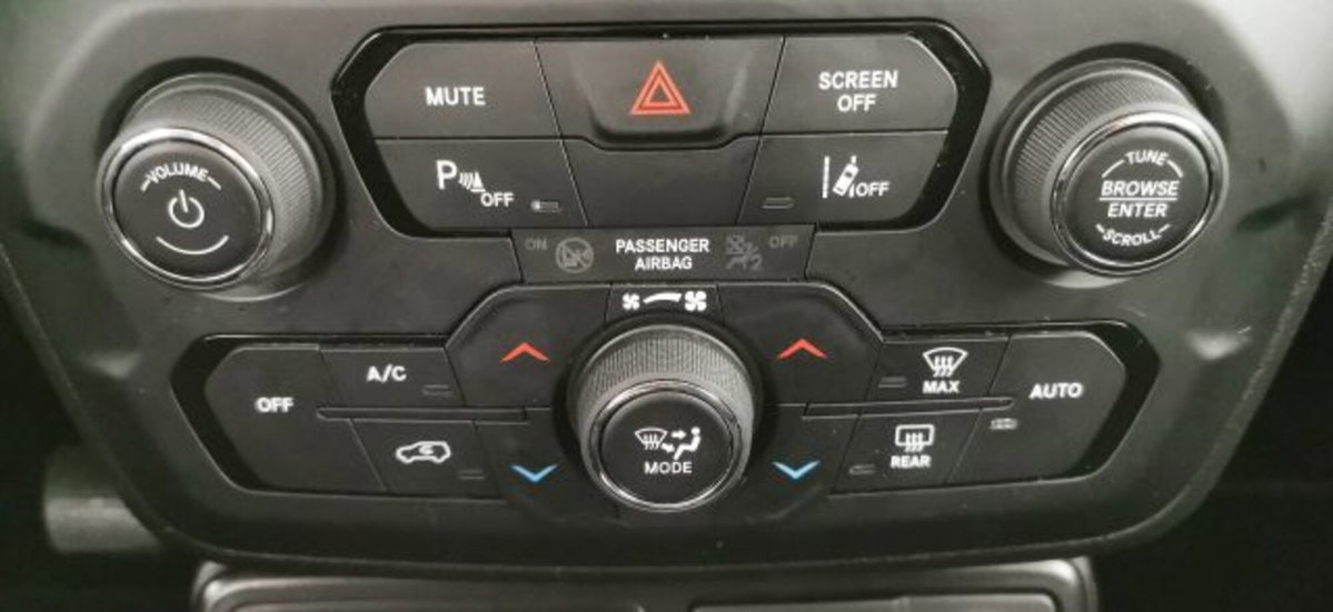 Jeep Renegade 1.6 Mjt 120 CV Limited (12)