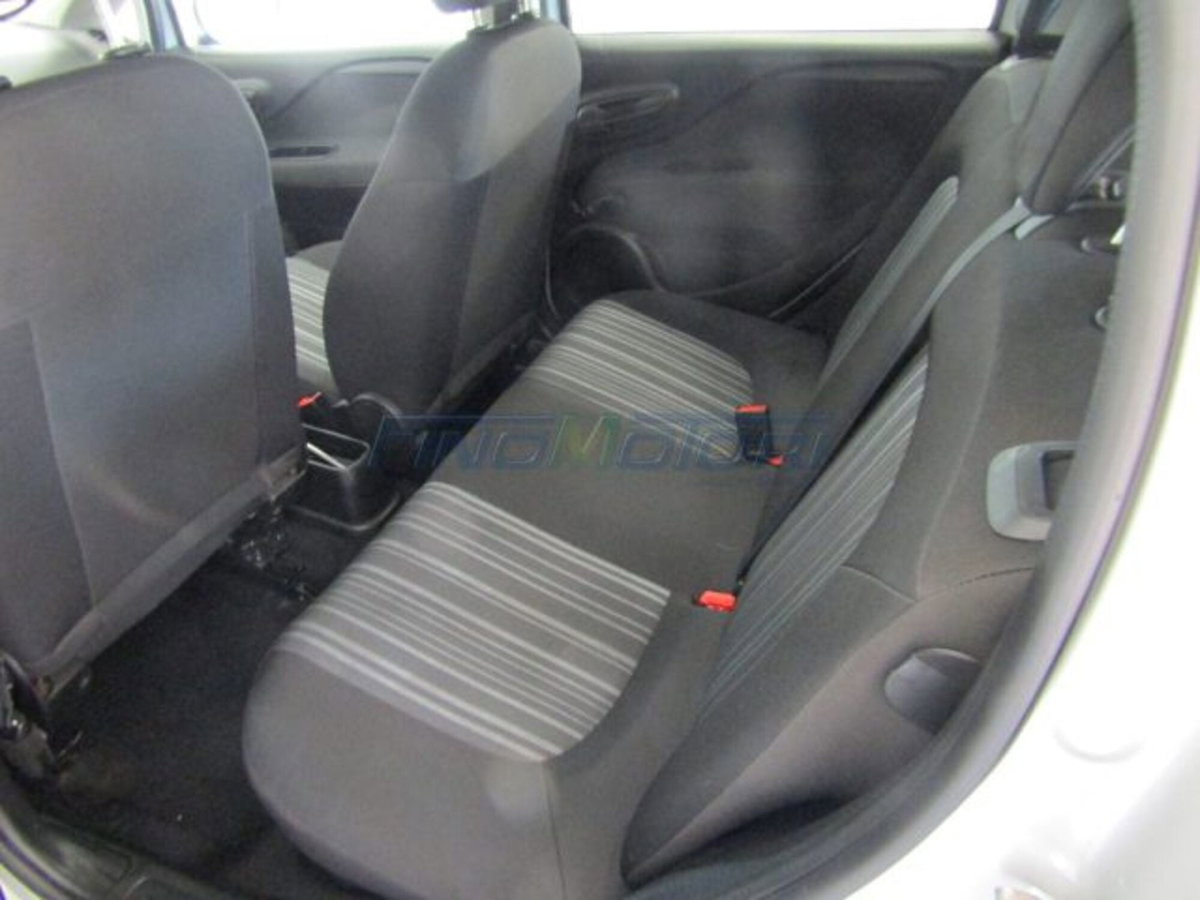 Fiat Punto 1.2 8V 5 porte Easy (10)