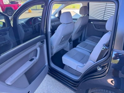 Volkswagen Touran TDI DPF Highline (15)