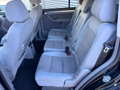 Volkswagen Touran TDI DPF Highline (16)