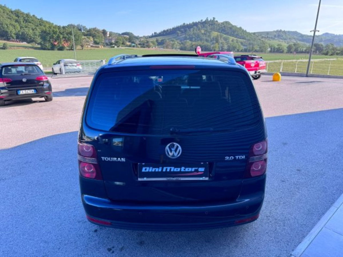 Volkswagen Touran TDI DPF Highline (6)