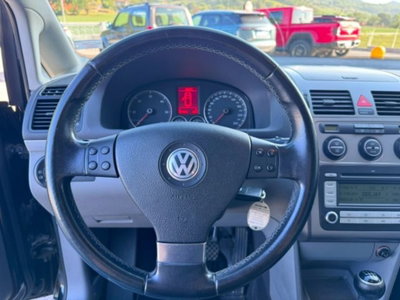 Volkswagen Touran TDI DPF Highline (9)