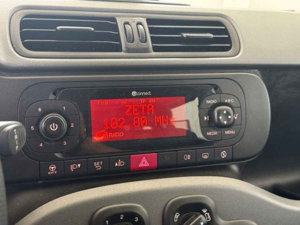 Fiat Panda 1.0 firefly hybrid s&s 70cv 5p.ti (16)