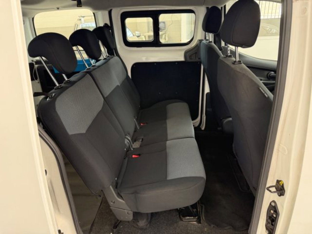 Nissan e-NV200 EV Bus Business 5 porte (14)