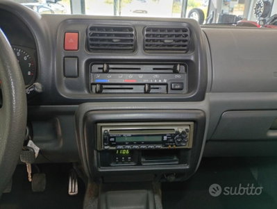 Suzuki Jimny 1.3i 16V cat 4WD JLX Più (12)
