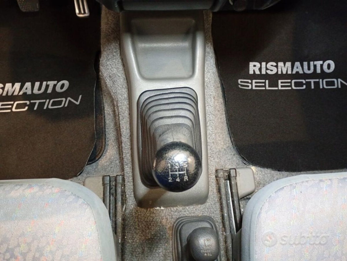 Suzuki Jimny 1.3i 16V cat 4WD JLX Più (14)