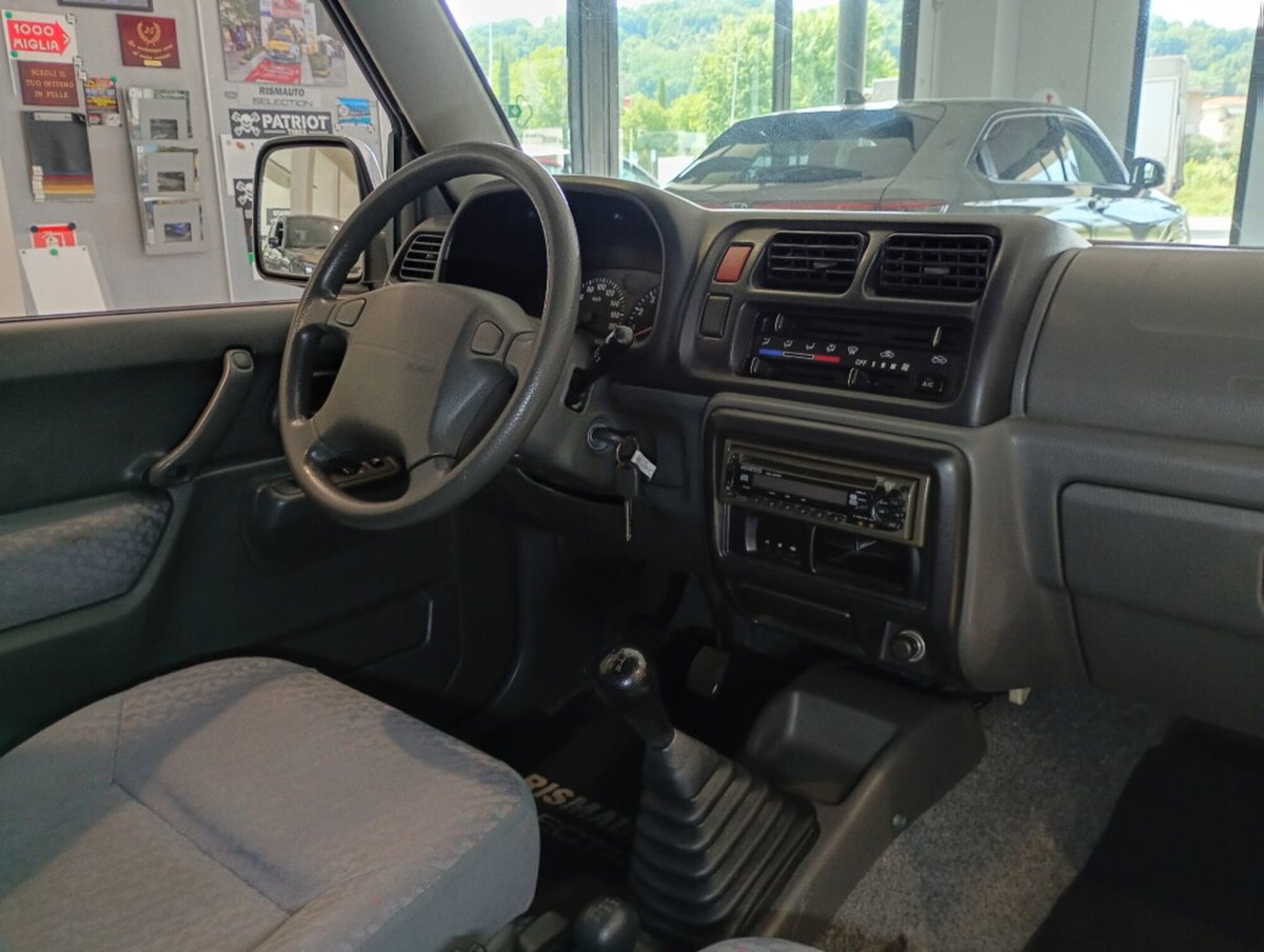 Suzuki Jimny 1.3i 16V cat 4WD JLX (15)