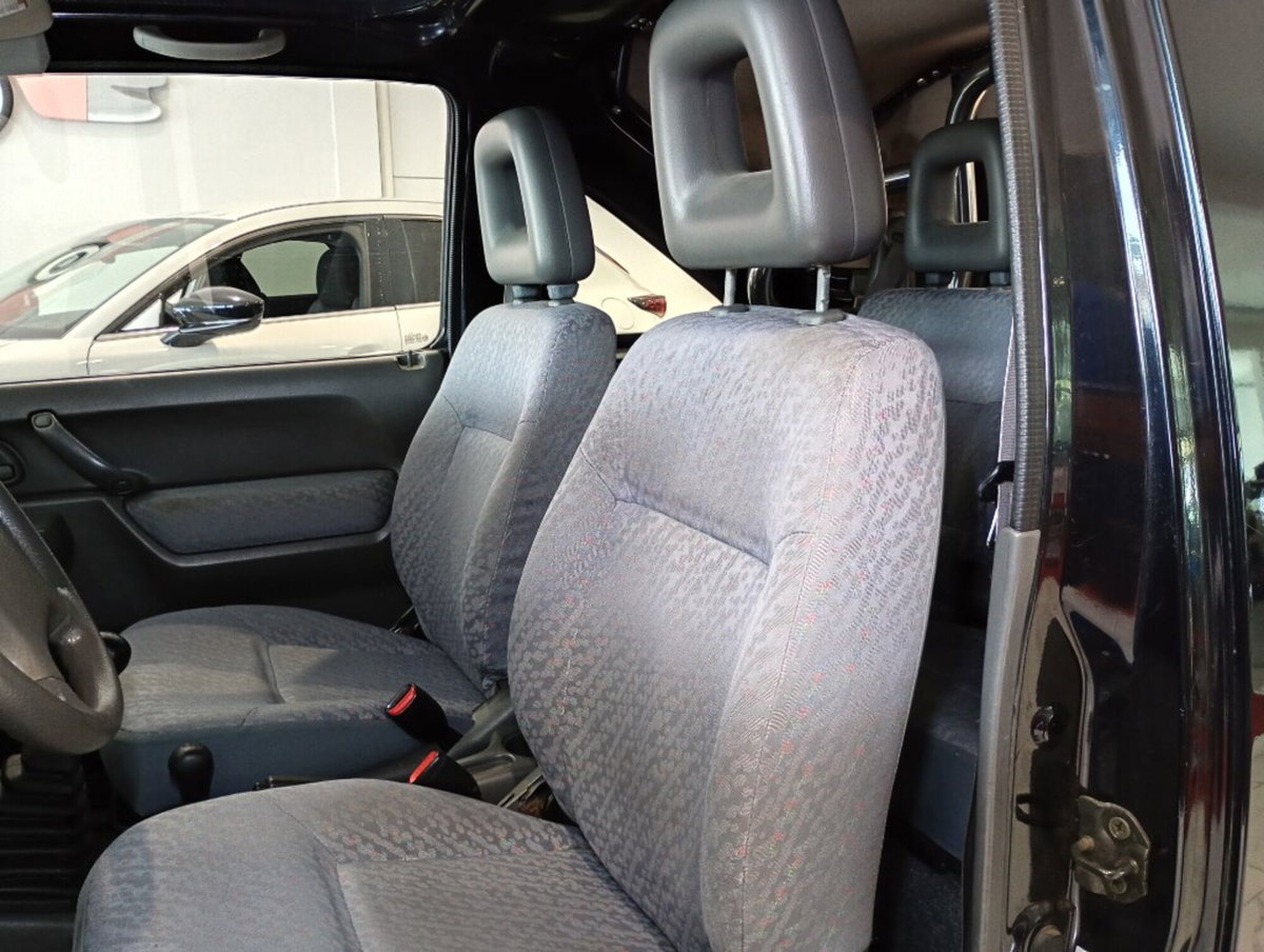 Suzuki Jimny 1.3i 16V cat 4WD JLX (7)