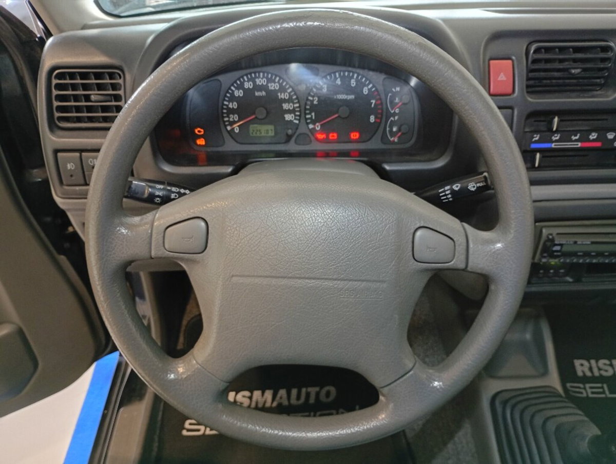 Suzuki Jimny 1.3i 16V cat 4WD JLX (8)