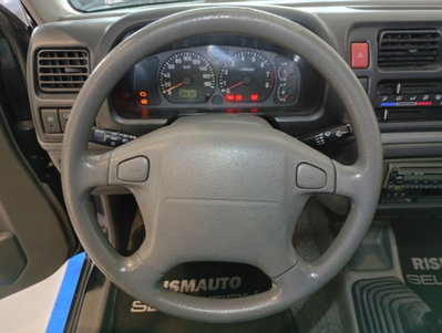 Suzuki Jimny 1.3i 16V cat 4WD JLX (8)