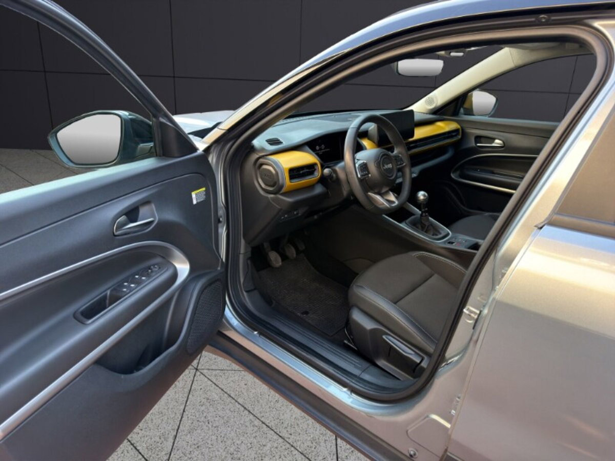 Jeep Avenger 1.2 turbo Summit fwd 100cv (14)