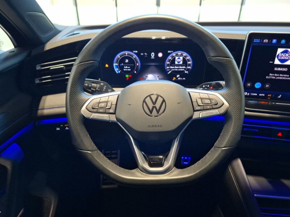 Volkswagen Tiguan 2.0 TDI 150 CV SCR DSG 4MOTION R-Line (12)