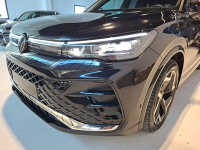Volkswagen Tiguan 2.0 TDI 150 CV SCR DSG 4MOTION R-Line (8)