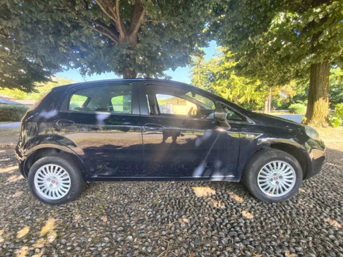 Fiat Punto 1.4 8V 5 porte Natural Power Virgin Radio (13)