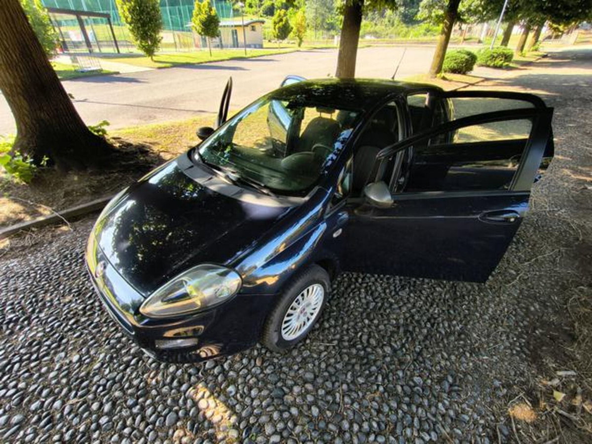 Fiat Punto 1.4 8V 5 porte Natural Power Virgin Radio (20)