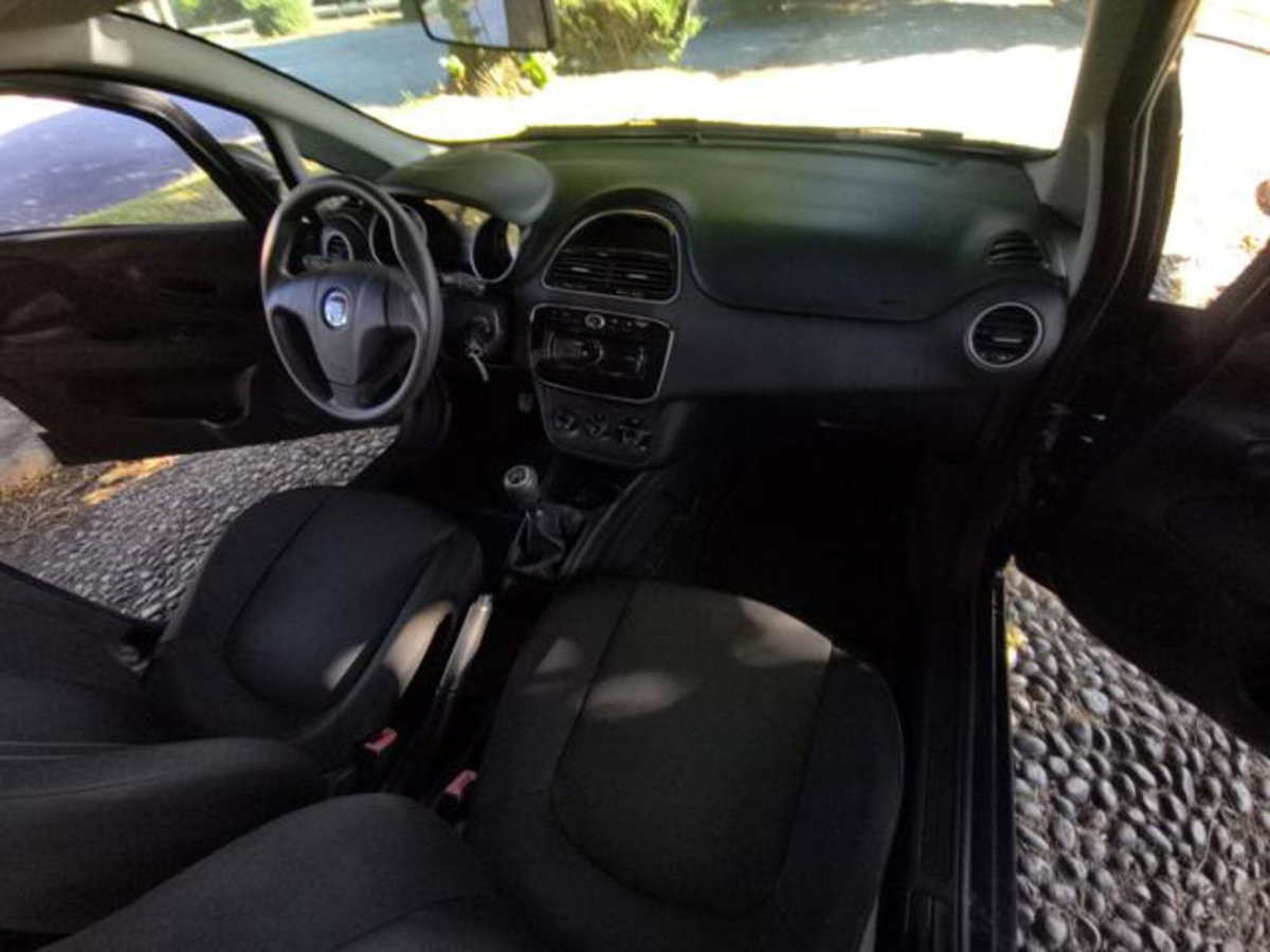 Fiat Punto 1.4 8V 5 porte Natural Power Virgin Radio (5)