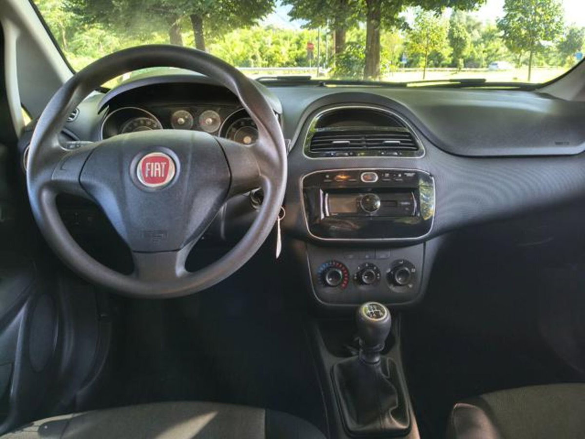 Fiat Punto 1.4 8V 5 porte Natural Power Virgin Radio (6)