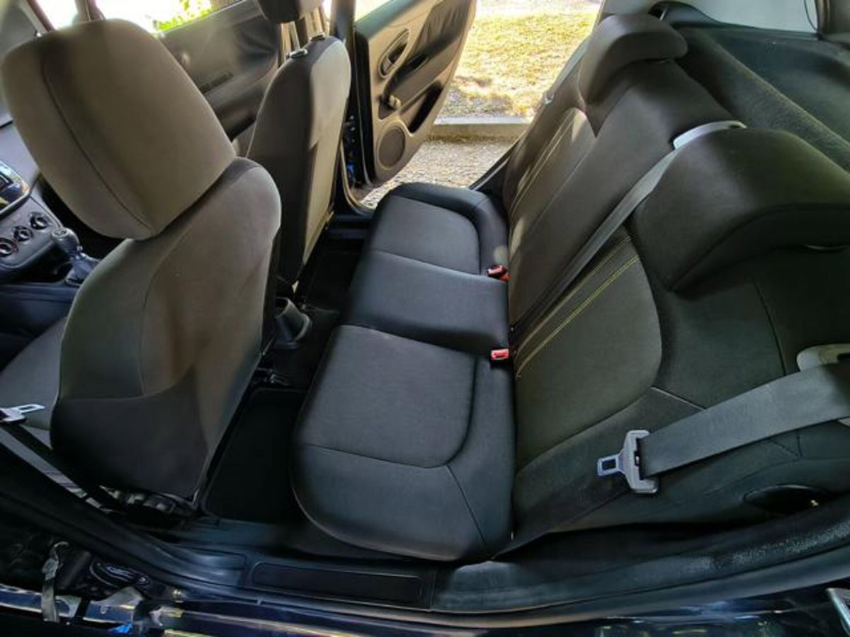 Fiat Punto 1.4 8V 5 porte Natural Power Virgin Radio (7)