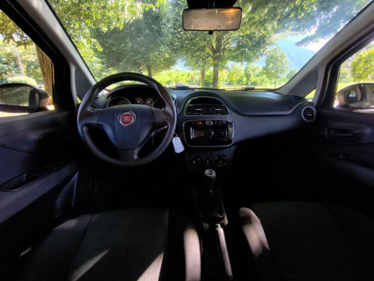 Fiat Punto 1.4 8V 5 porte Natural Power Virgin Radio (9)