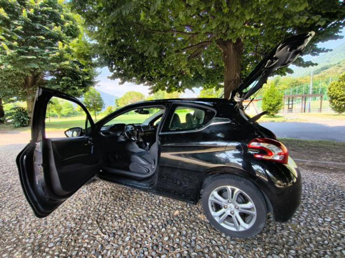 Peugeot 208 VTi 82 CV 3 porte Access (14)