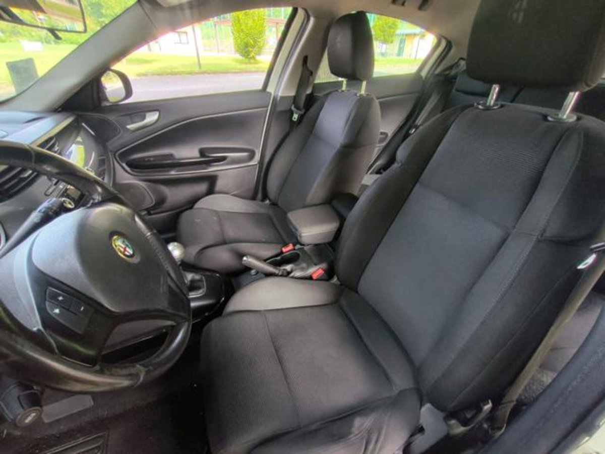 Alfa Romeo Giulietta 1.6 JTDm-2 Giulietta (19)