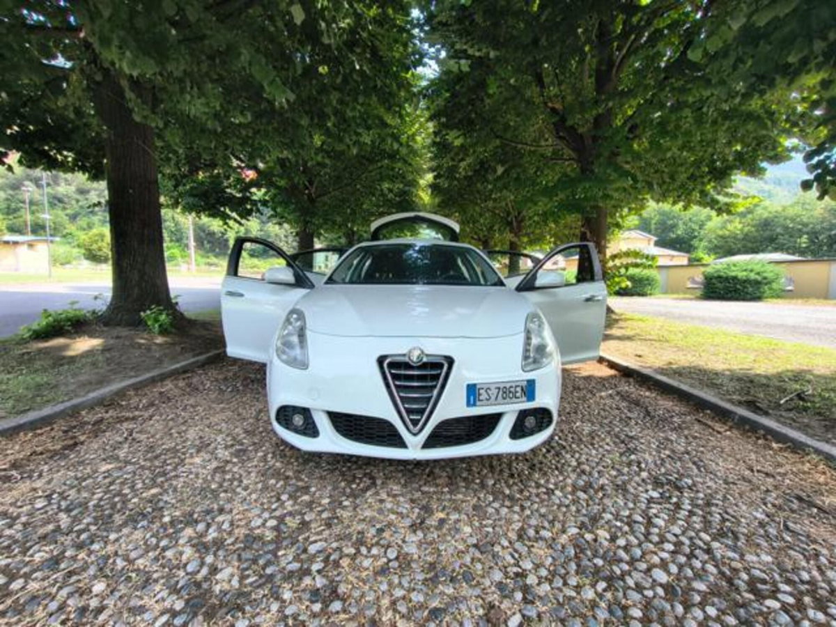 Alfa Romeo Giulietta 1.6 JTDm-2 Giulietta (4)