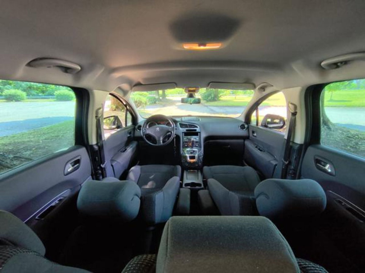 Peugeot 5008 BlueHDi 120 S&S Allure (13)