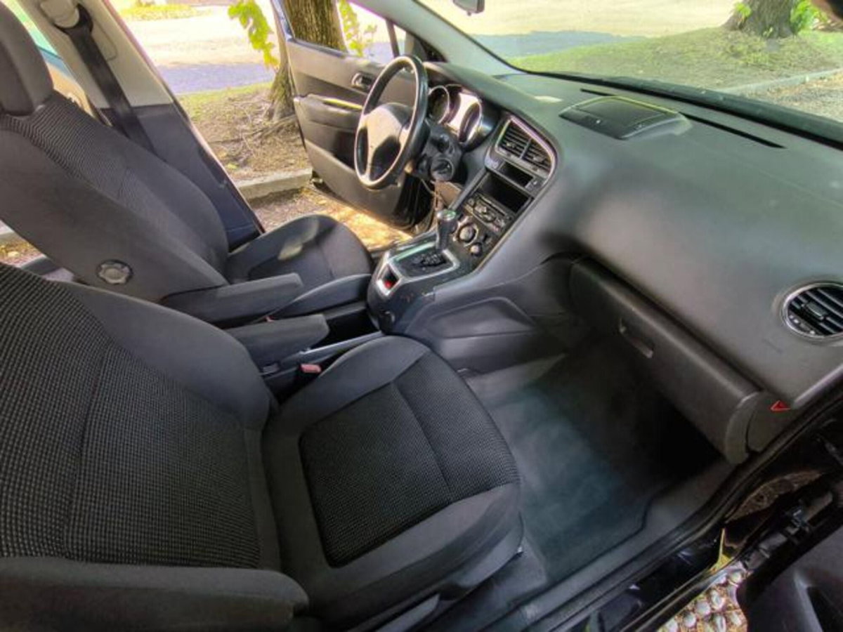 Peugeot 5008 BlueHDi 120 S&S Allure (14)