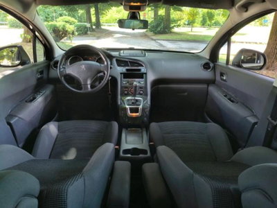 Peugeot 5008 BlueHDi 120 S&S Allure (16)