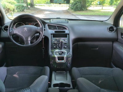 Peugeot 5008 BlueHDi 120 S&S Allure (19)