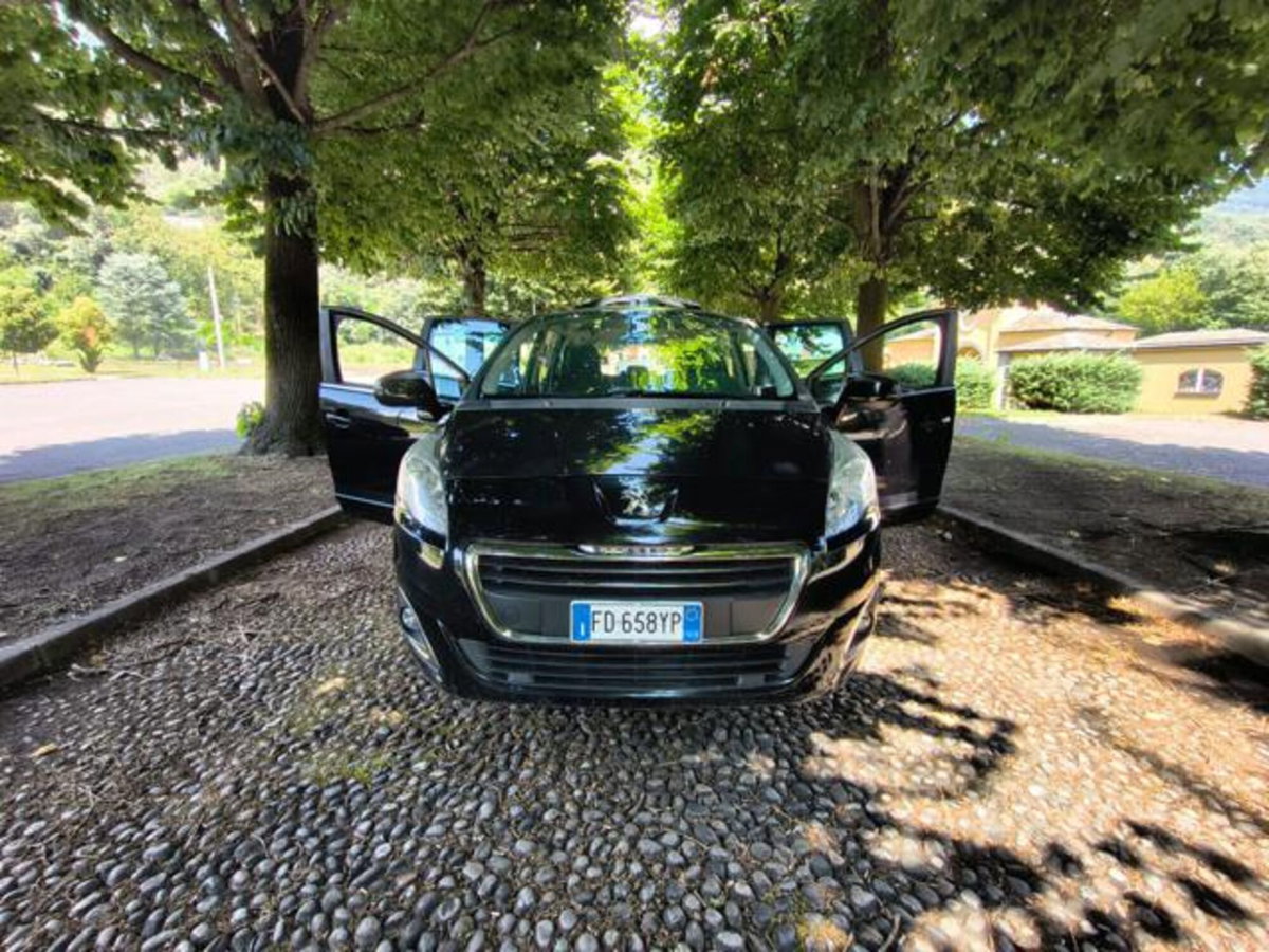 Peugeot 5008 BlueHDi 120 S&S Allure (4)