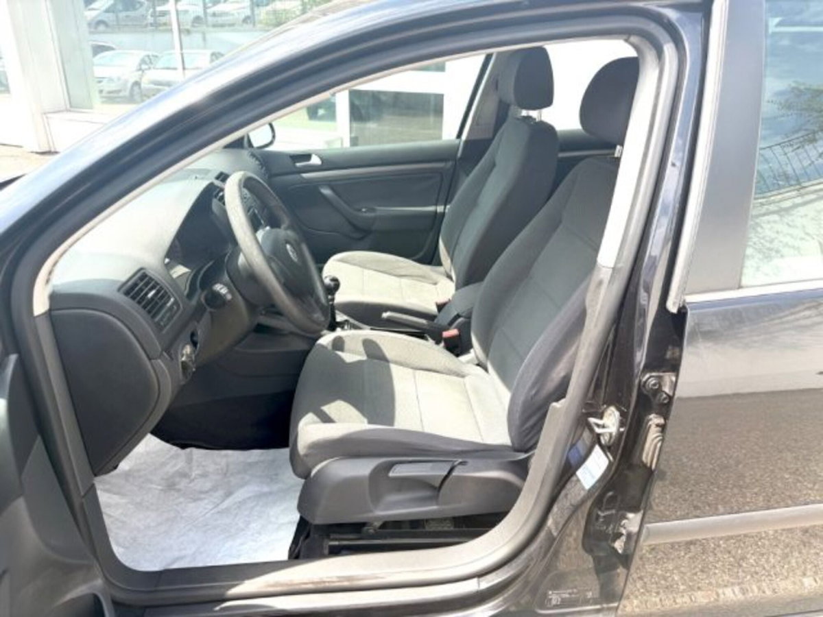 Volkswagen Golf 1.6 16V FSI 5p. Comfortline (8)