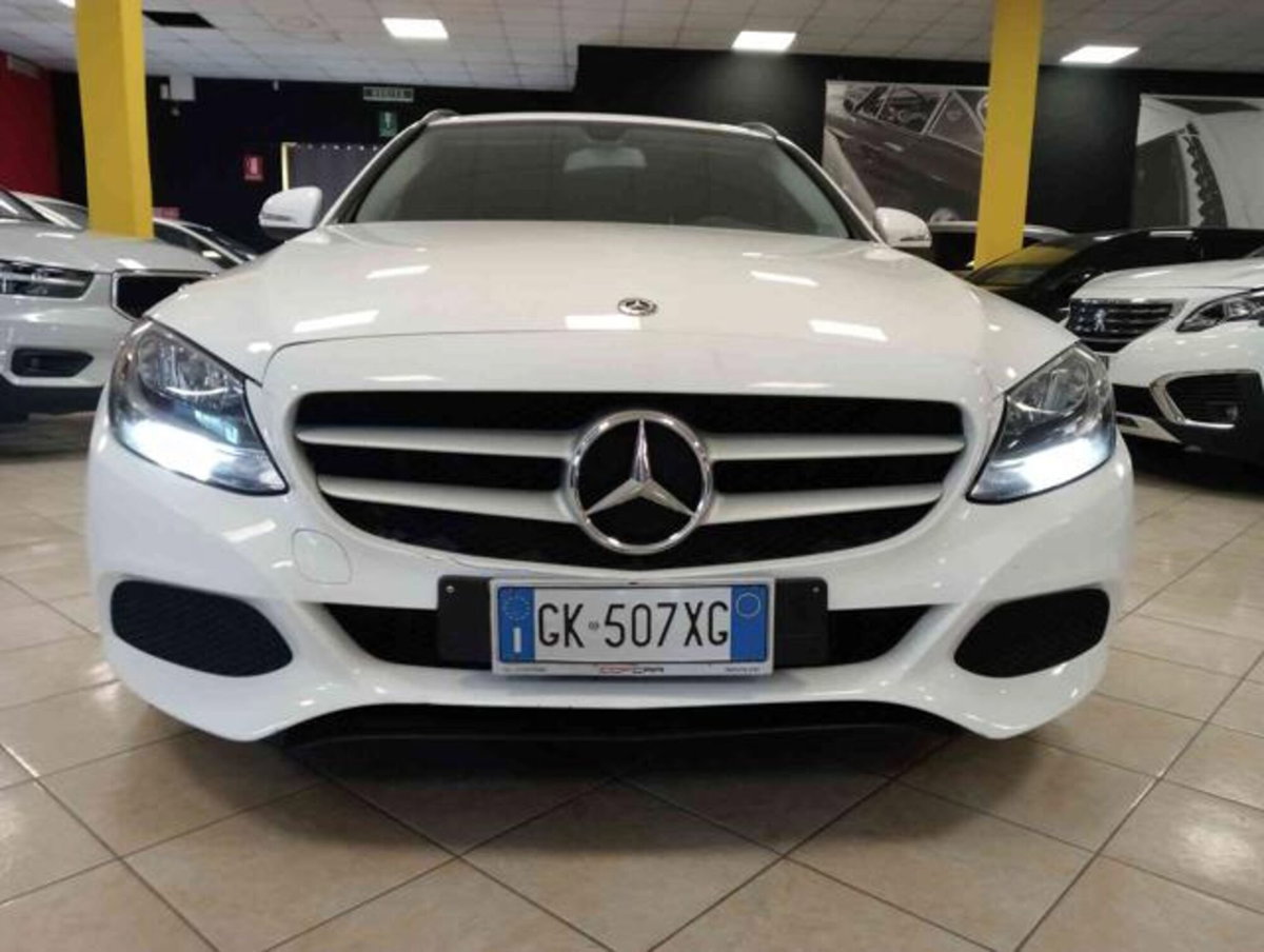 Mercedes-Benz Classe C Station Wagon 180 d Executive (15)