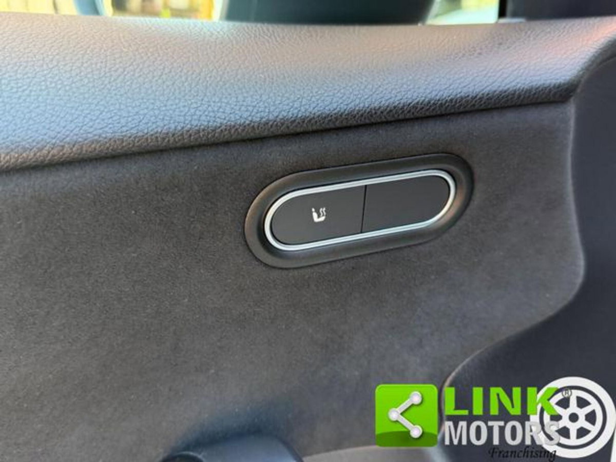 Mercedes-Benz Classe A Sedan 200 Automatic 4p. Premium (13)