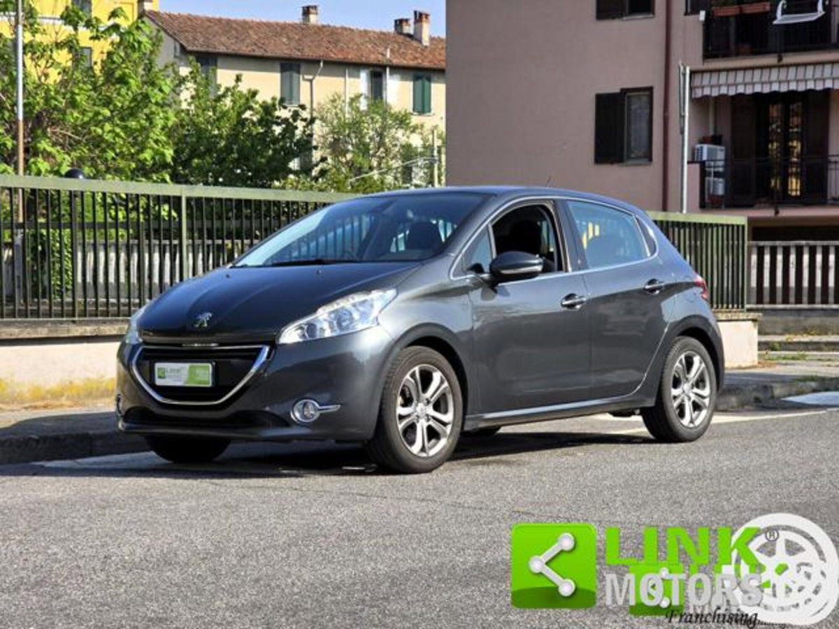 Peugeot 208 VTi 82 CV 5 porte Allure