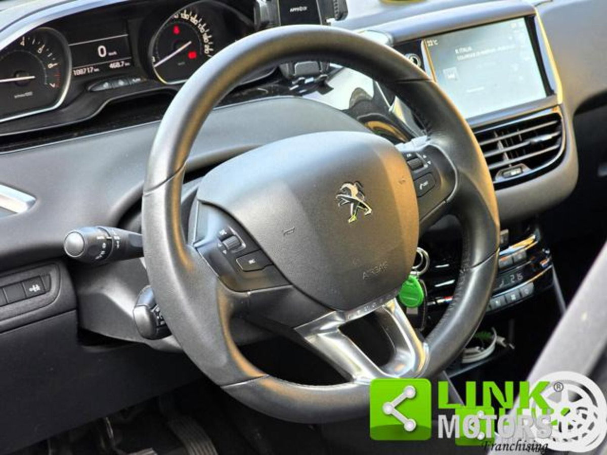 Peugeot 208 VTi 82 CV 5 porte Allure (10)