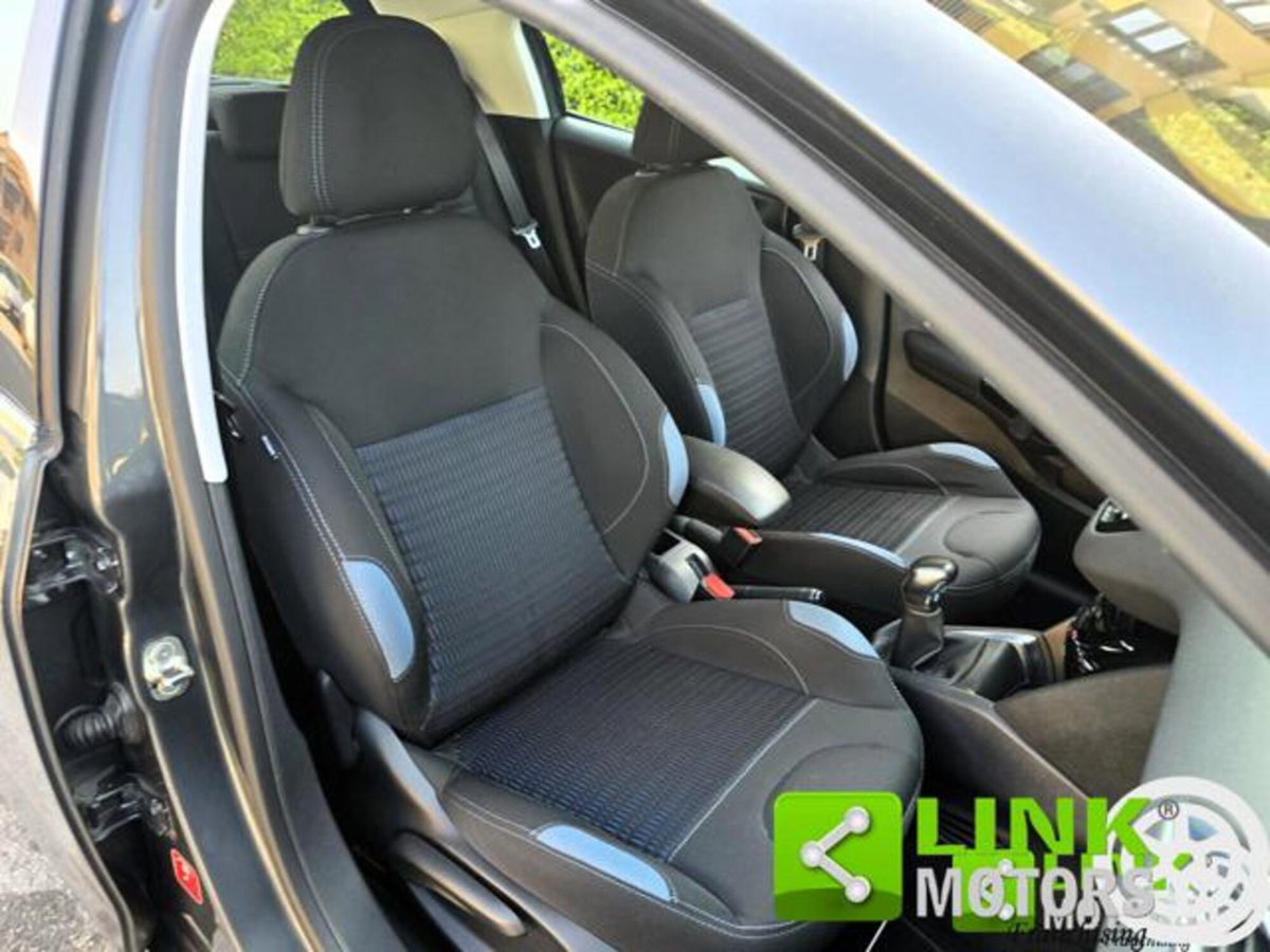 Peugeot 208 VTi 82 CV 5 porte Allure (13)