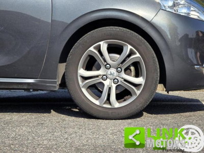 Peugeot 208 VTi 82 CV 5 porte Allure (16)