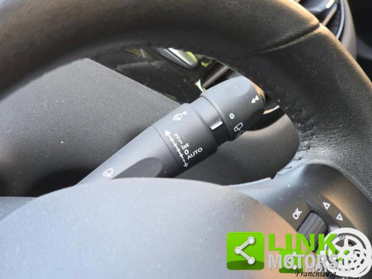 Peugeot 208 VTi 82 CV 5 porte Allure (18)