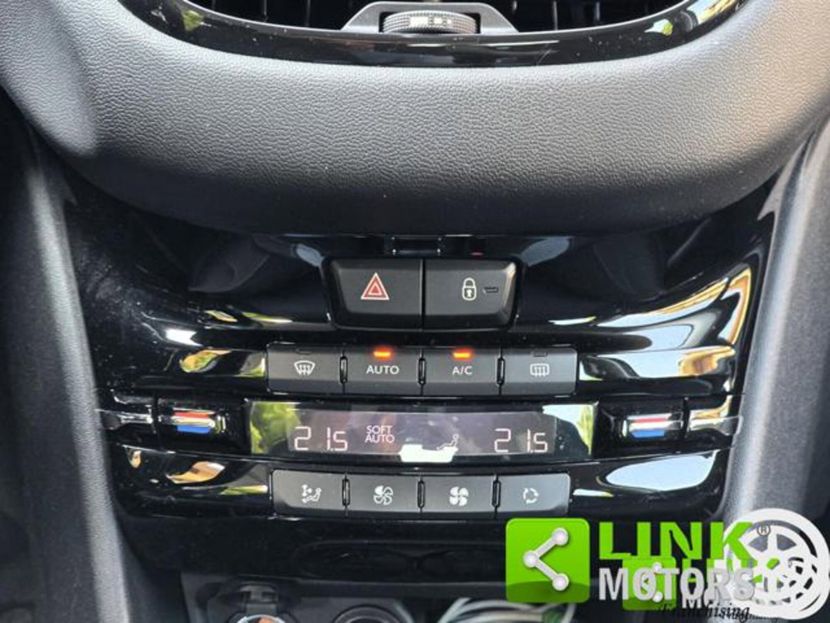 Peugeot 208 VTi 82 CV 5 porte Allure (20)