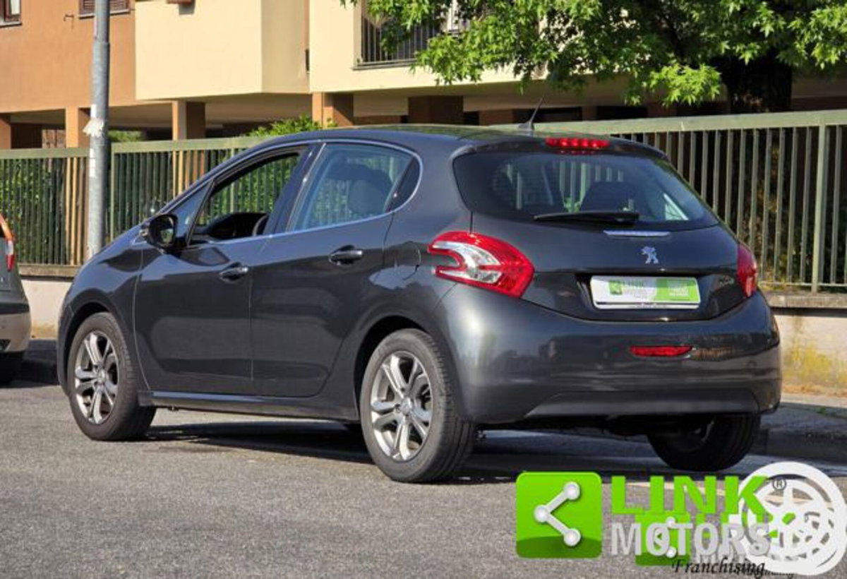 Peugeot 208 VTi 82 CV 5 porte Allure (3)