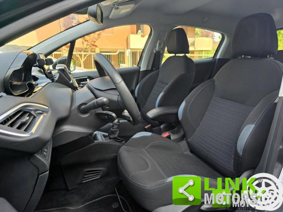 Peugeot 208 VTi 82 CV 5 porte Allure (4)