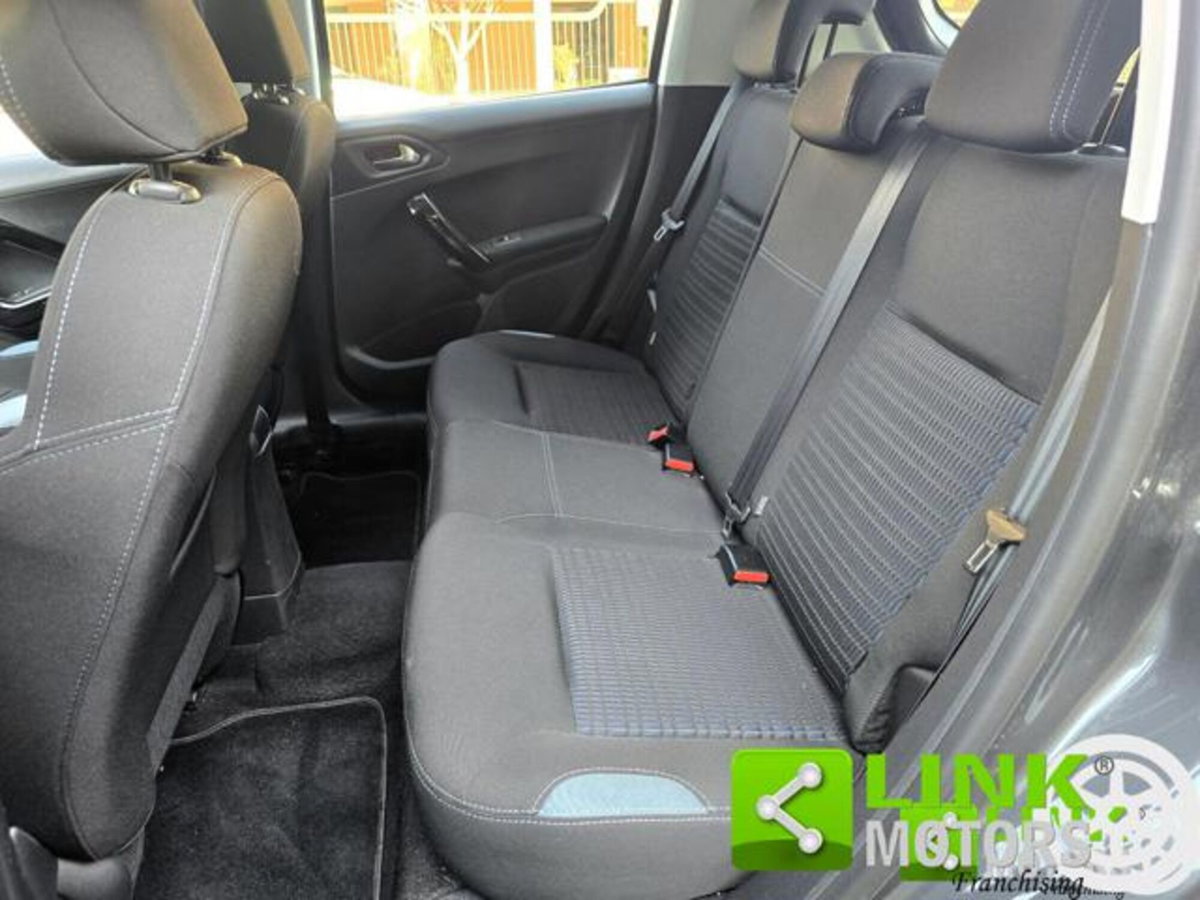 Peugeot 208 VTi 82 CV 5 porte Allure (6)
