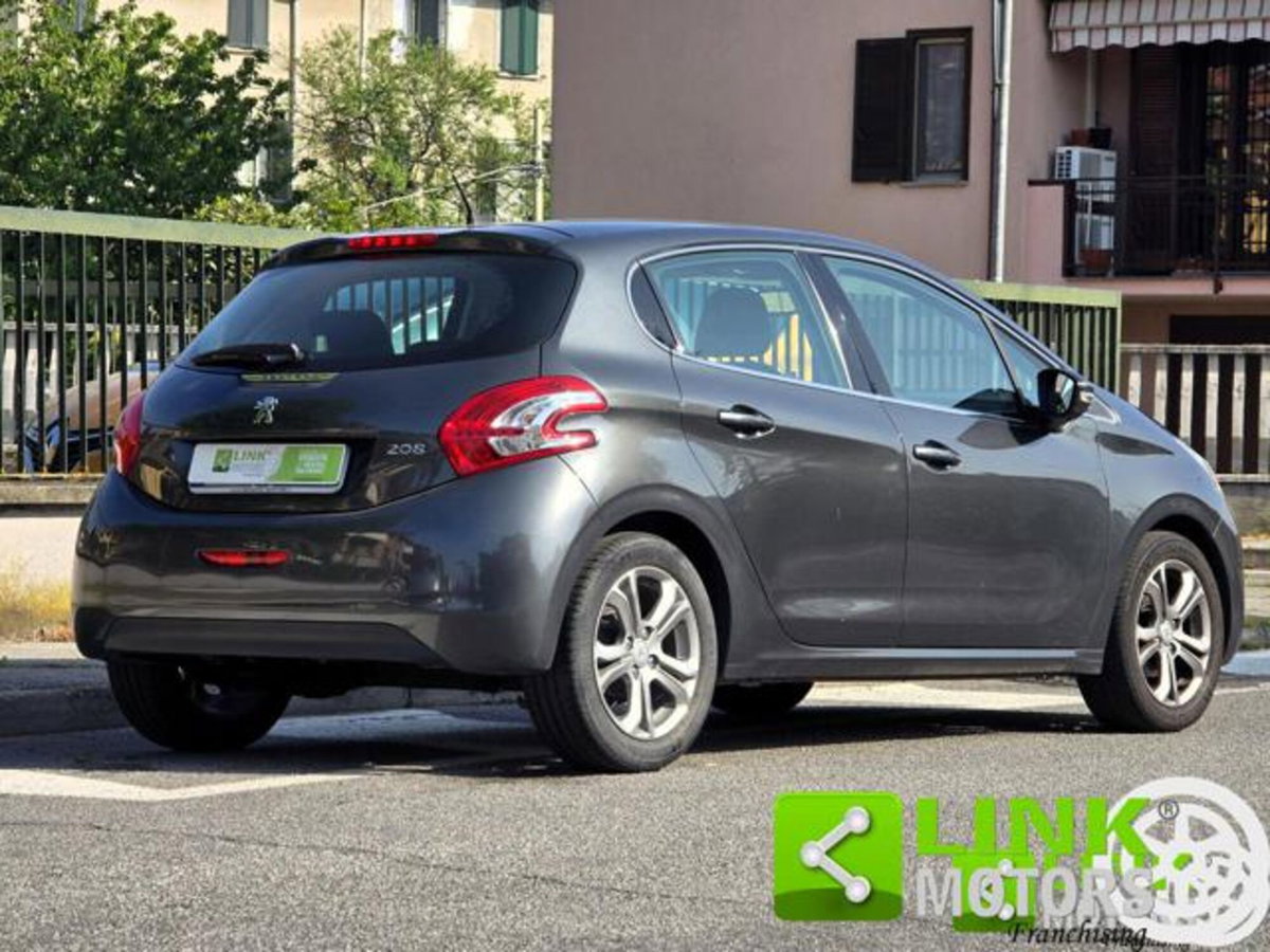 Peugeot 208 VTi 82 CV 5 porte Allure (9)