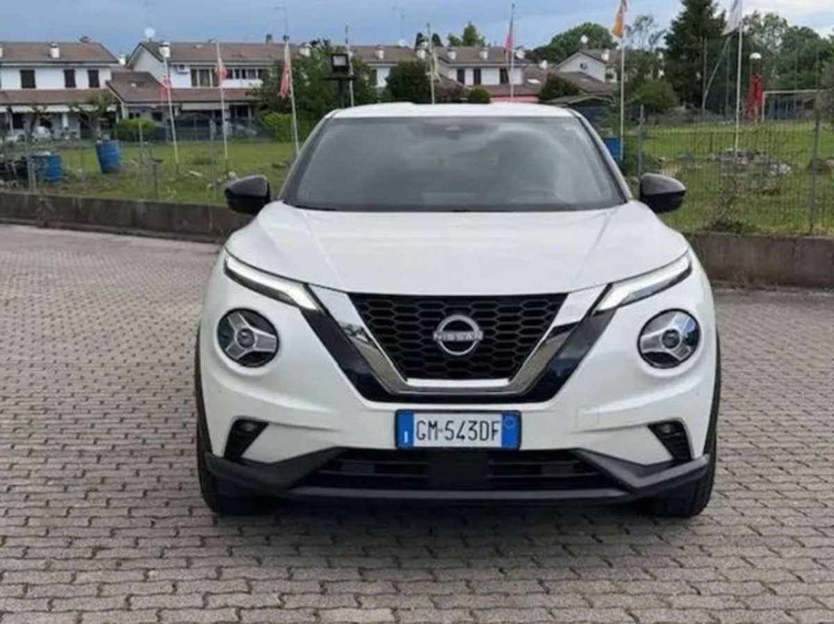 Nissan Juke 1.0 dig-t N-Connecta 114cv (2)