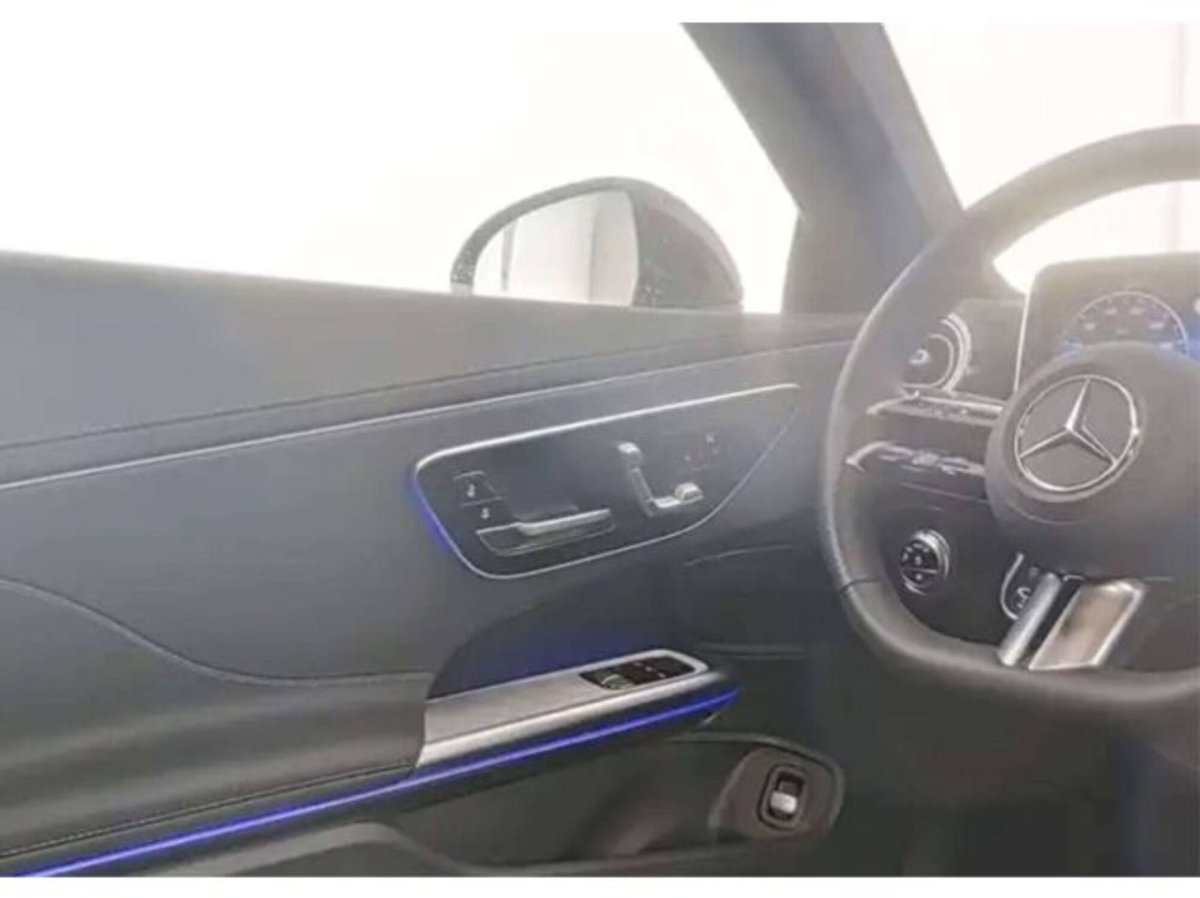 Mercedes-Benz CLE Cabrio 200 AMG Line Premium auto (7)