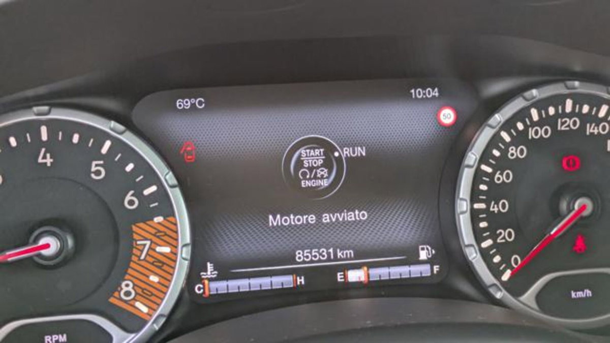 Jeep Renegade 1.6 Mjt 120 CV Longitude (9)